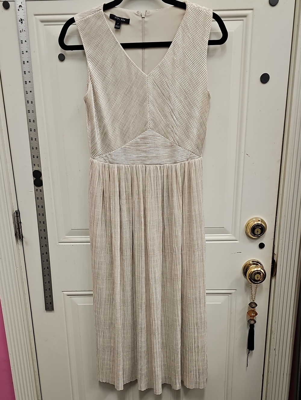 Sleeveless Cream Textured Midi Dress by Taylor & Sage